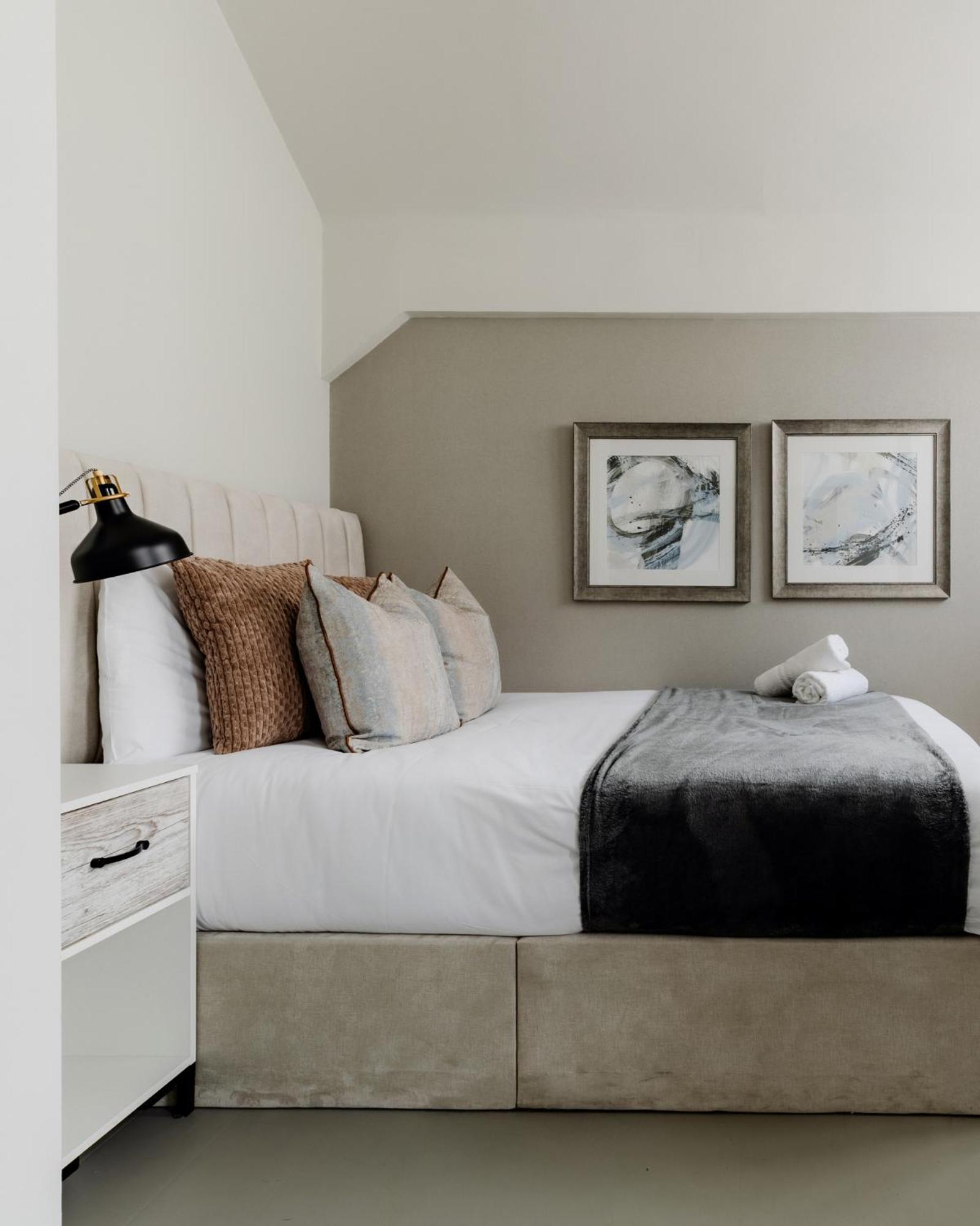 Apartment High Street Kensington London